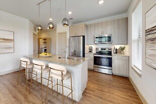 The Canal in Farmers Branch, TX - Building Photo