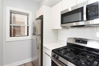 1704 W Juneway Terrace in Chicago, IL - Building Photo - Building Photo
