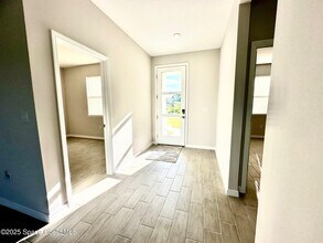 1326 Seeley Cir NW in Palm Bay, FL - Building Photo - Building Photo