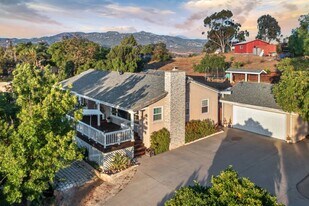 14035 Hillside Dr in Jamul, CA - Building Photo