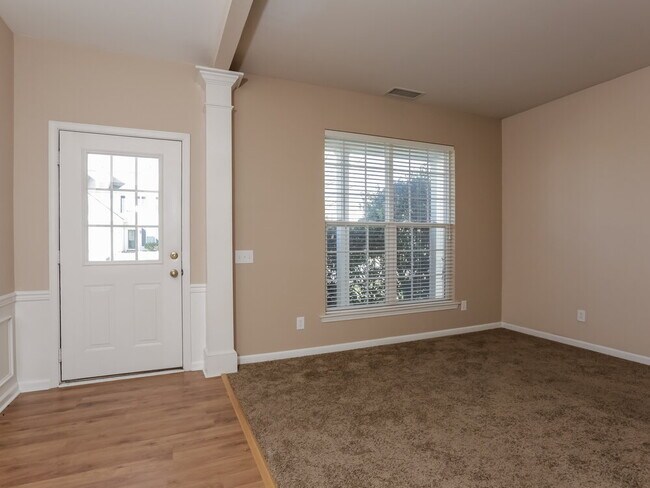 8909 Lyleton Ln in Charlotte, NC - Building Photo - Building Photo