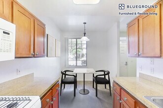 29128 Oak Creek Ln in Agoura Hills, CA - Building Photo - Building Photo