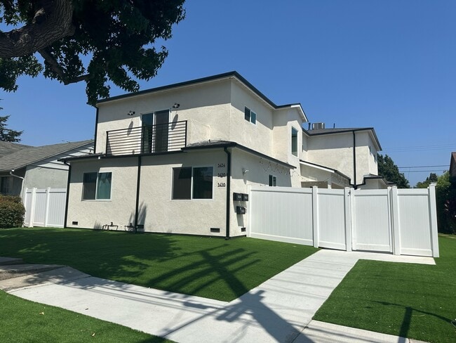 property at 5436 1/2 Kester Ave