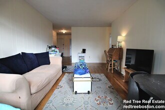 1999 Commonwealth Ave in Boston, MA - Building Photo - Building Photo