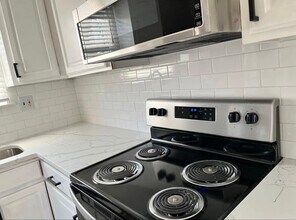 317 Birch Dr in Lafayette Hill, PA - Building Photo - Building Photo