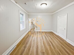 1328 N Main St-Unit -Lower in Oshkosh, WI - Foto de edificio - Building Photo