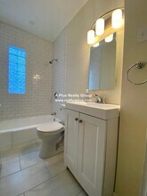 840 South St, Unit 1 in Boston, MA - Building Photo - Building Photo