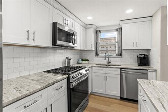 5955 30th Ave S in Gulfport, FL - Building Photo - Building Photo