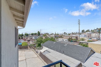 945 N Ditman Ave in Los Angeles, CA - Foto de edificio - Building Photo