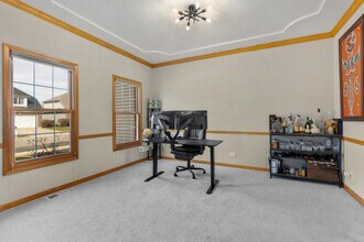 2052 Gardner Cir E in Aurora, IL - Building Photo - Building Photo