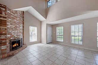 8 W Bigelow Oak Ct in The Woodlands, TX - Building Photo - Building Photo
