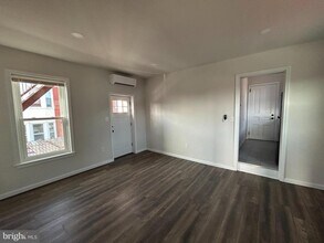 566 E High St-Unit -4 in Pottstown, PA - Building Photo - Building Photo