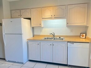 9714 W Branding Iron Dr in Sun City, AZ - Building Photo - Building Photo