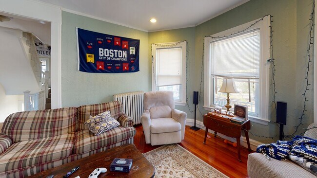 96 Columbia St, Unit 2 in Brookline, MA - Building Photo - Building Photo