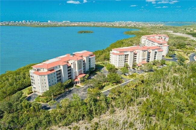 337 Vintage Bay Dr in Marco Island, FL - Building Photo - Building Photo