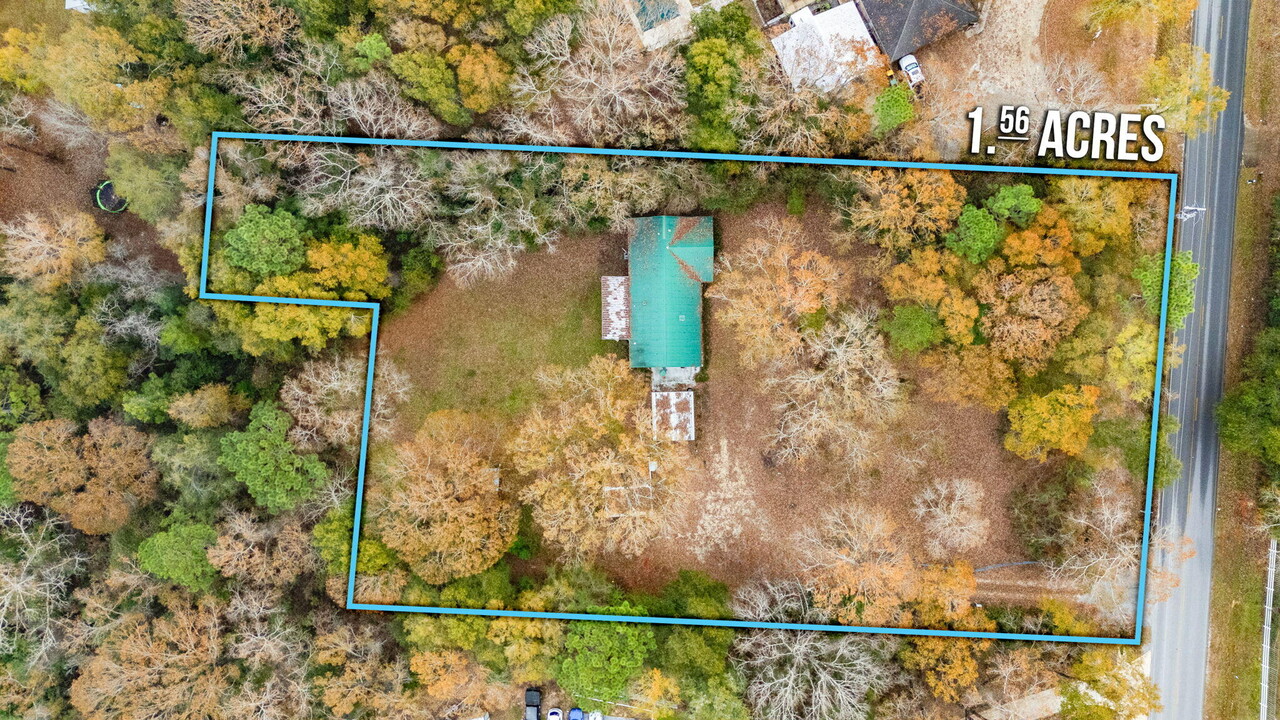 2701 Lake Silver Rd in Crestview, FL - Building Photo
