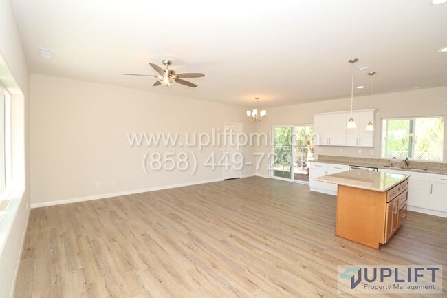 1102 Elm St in Ramona, CA - Building Photo - Building Photo