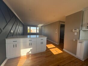 56 Victor St in East Haven, CT - Building Photo - Building Photo