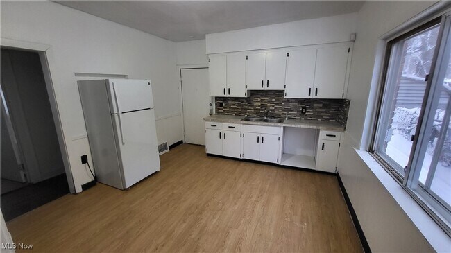 15722 Halliday Ave in Cleveland, OH - Building Photo - Building Photo