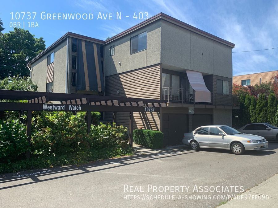 10737 Greenwood Ave N in Seattle, WA - Building Photo