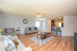 9930 Swallow Dr in Conroe, TX - Building Photo - Building Photo