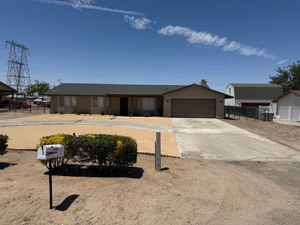 17432 Seaforth St in Hesperia, CA - Building Photo