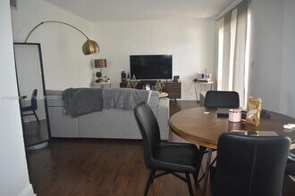 5231 Geneva Ct in Doral, FL - Building Photo - Building Photo