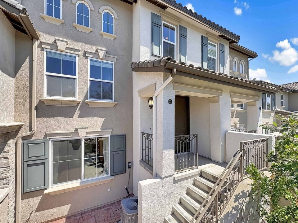 10442 Duxbury Ln in San Diego, CA - Building Photo