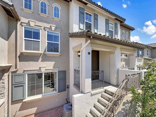 10442 Duxbury Ln in San Diego, CA - Building Photo - Building Photo