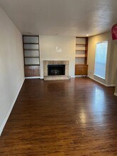 9809 Richmond Ave., Unit 7 in Houston, TX - Building Photo - Building Photo