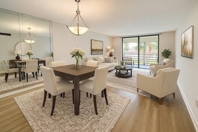 property at 2860 Somerset Dr