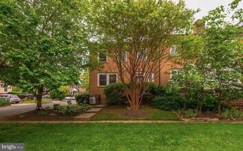 5 Piedmont Dr in Middleburg, VA - Building Photo - Building Photo