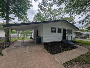 10428 Durness Dr in St. Louis, MO - Building Photo - Building Photo