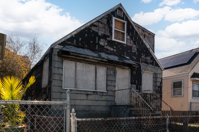 6707 Beach Channel Dr in Arverne, NY - Building Photo - Building Photo