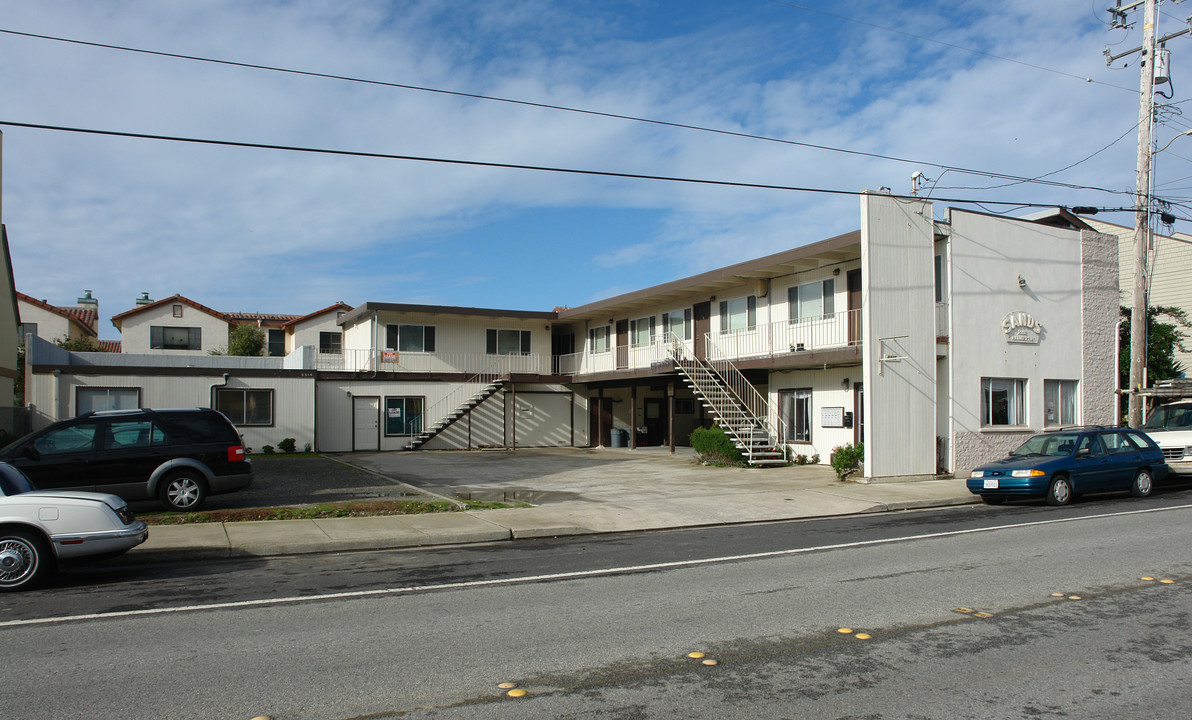 2316 Palmetto Ave in Pacifica, CA - Building Photo