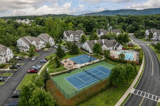 Rivercrest Apartments in Wappingers Falls, NY - Foto de edificio - Building Photo
