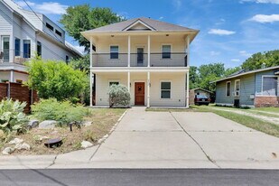 2902 E 13th St in Austin, TX - Building Photo