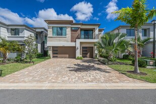 8283 Royal County Down Rd in Boca Raton, FL - Building Photo