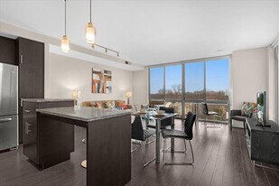 3718 Midtown Dr in Tampa, FL - Building Photo