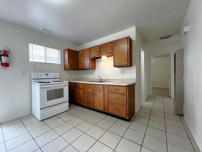 429 Tennessee St NE in Albuquerque, NM - Foto de edificio - Building Photo