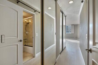 10751 Wilshire Blvd in Los Angeles, CA - Building Photo - Building Photo