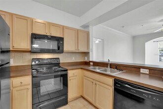 12831 Madison Pointe Cir in Orlando, FL - Building Photo - Building Photo