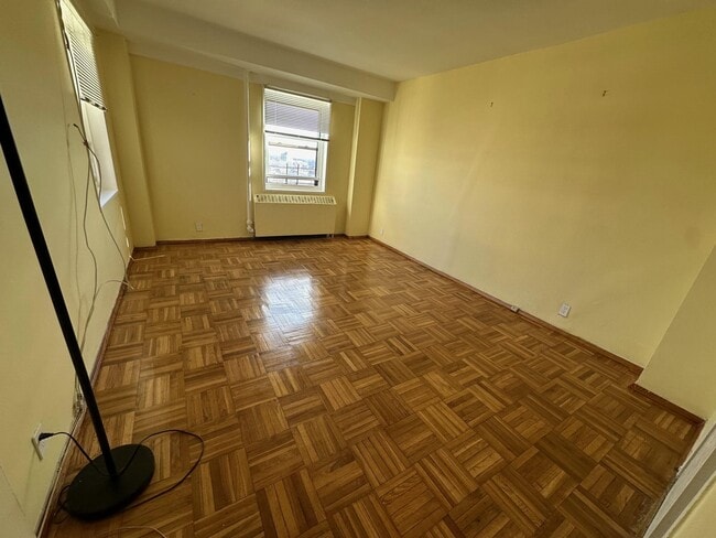 9 Fordham Hill Oval in Bronx, NY - Building Photo - Building Photo