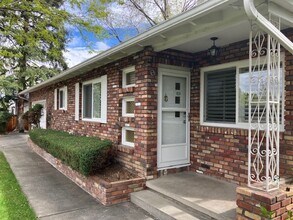 1500 Mt Rose St in Reno, NV - Building Photo - Building Photo