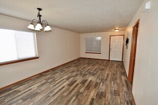 6364 W Trestle St in Rathdrum, ID - Building Photo