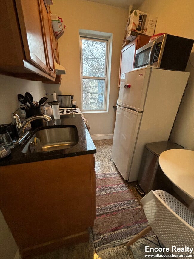 1193 Commonwealth Ave, Unit 19 in Boston, MA - Foto de edificio - Building Photo