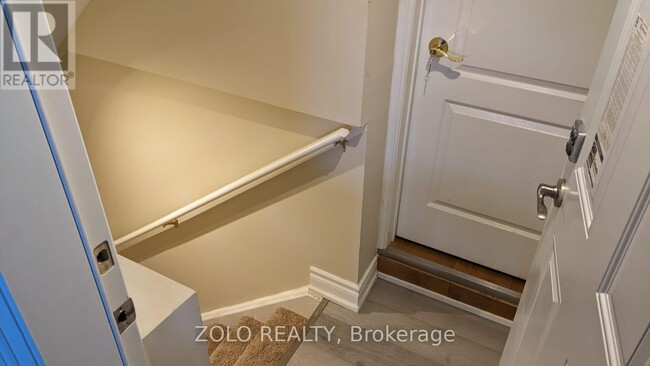 9 Lebovic Dr in Richmond Hill, ON - Building Photo - Building Photo