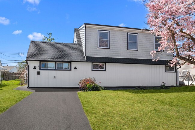property at 31 Nettletree Ln