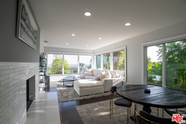 1438 Davies Dr in Beverly Hills, CA - Foto de edificio - Building Photo