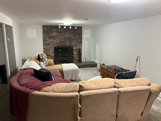 57 Fox Hill Rd in Nahant, MA - Building Photo - Building Photo